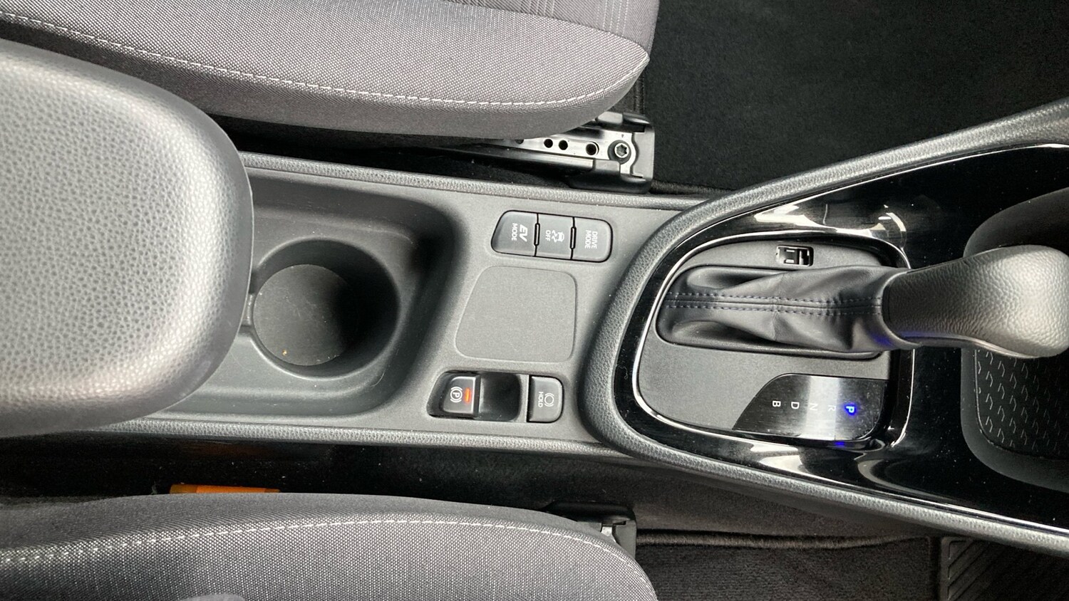 Used Toyota Yaris 2025 for sale - 76602197: Photo 38