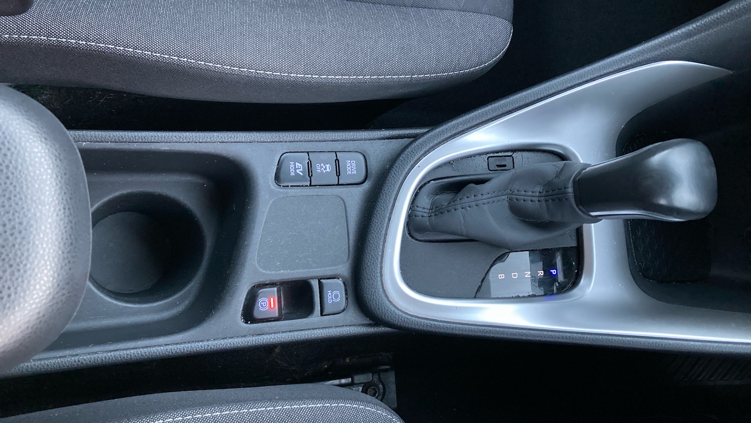 Used Toyota Yaris 2022 for sale - 76979344: Photo 37