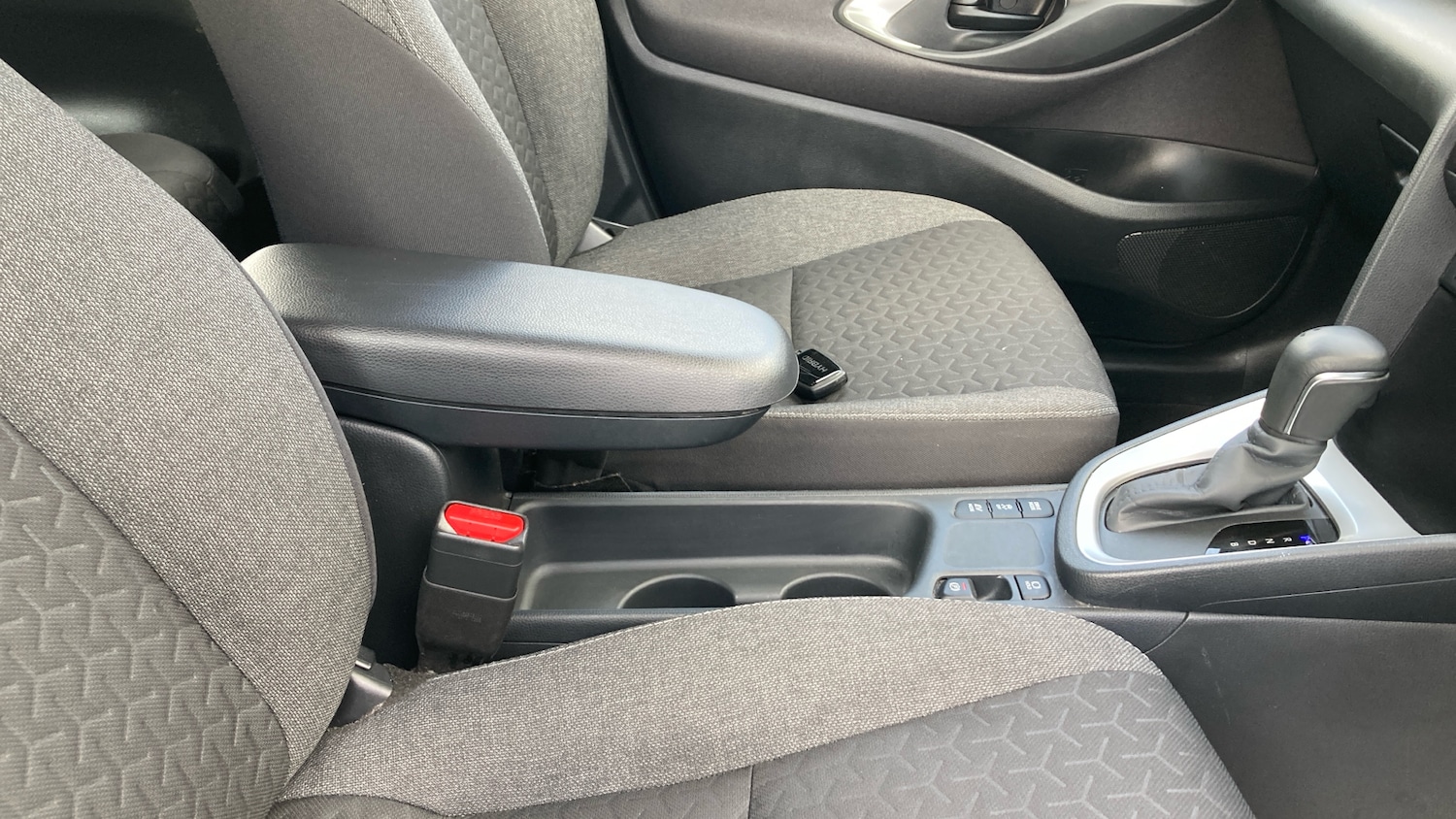 Used Toyota Yaris Cross 2023 for sale - 77519752: Photo 34