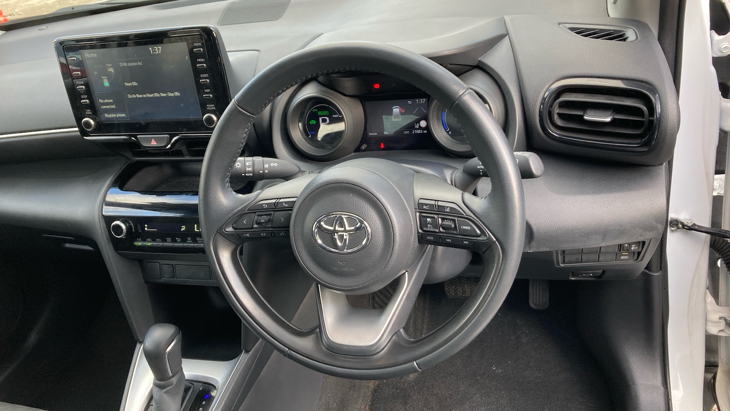Used Toyota Yaris Cross 2023 for sale - 77519752: Photo 6