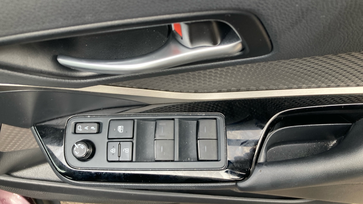 Used Toyota C-HR 2023 for sale - 77968488: Photo 32