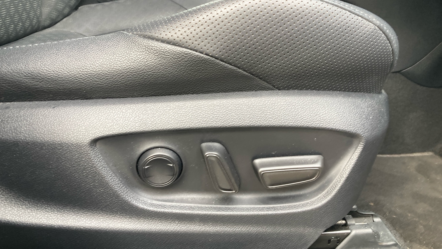 Used Toyota C-HR 2023 for sale - 77968488: Photo 34