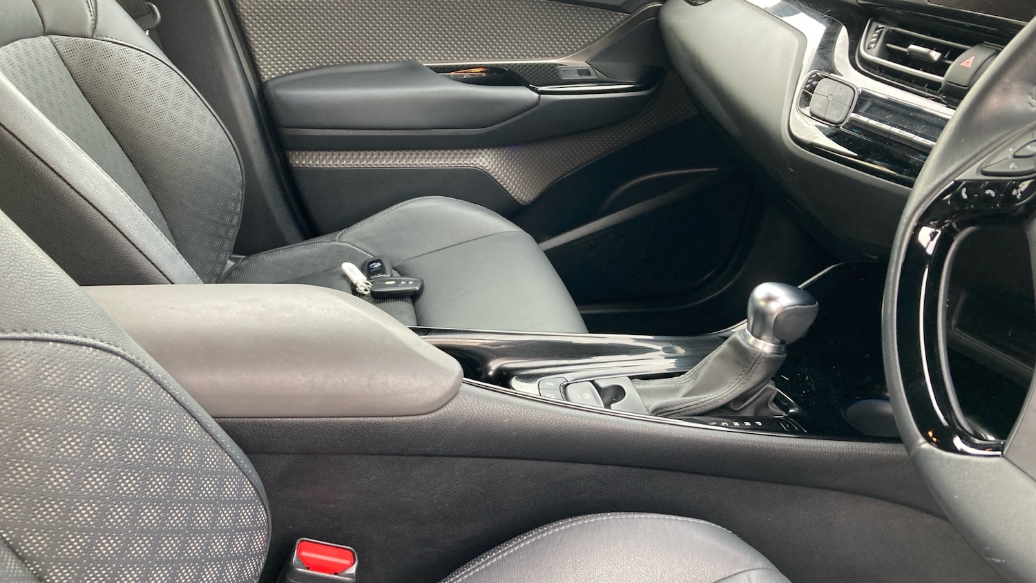 Used Toyota C-HR 2023 for sale - 77968488: Photo 35