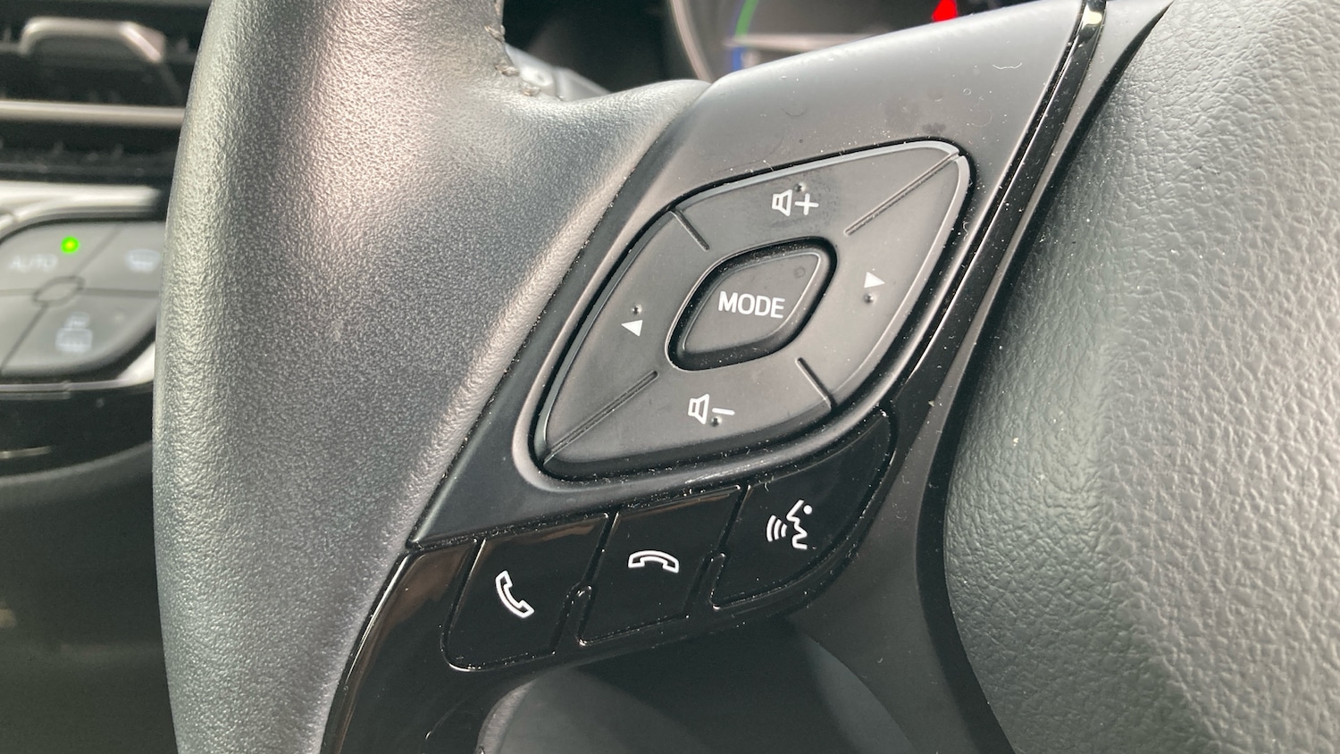 Used Toyota C-HR 2023 for sale - 77968488: Photo 38