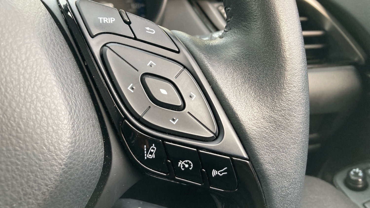 Used Toyota C-HR 2023 for sale - 77968488: Photo 39