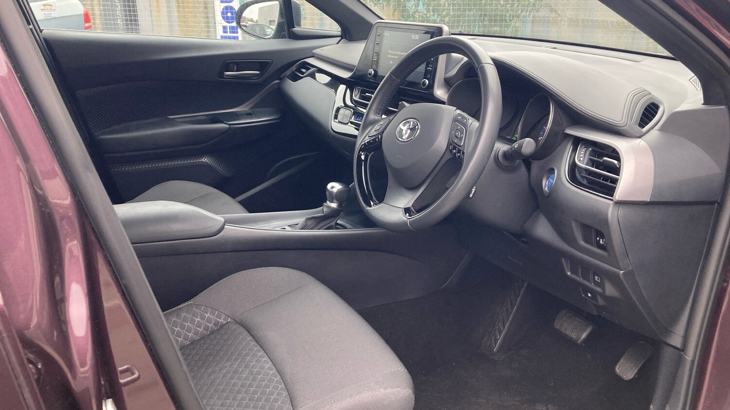 Used Toyota C-HR 2022 for sale - 76257574: Photo 11