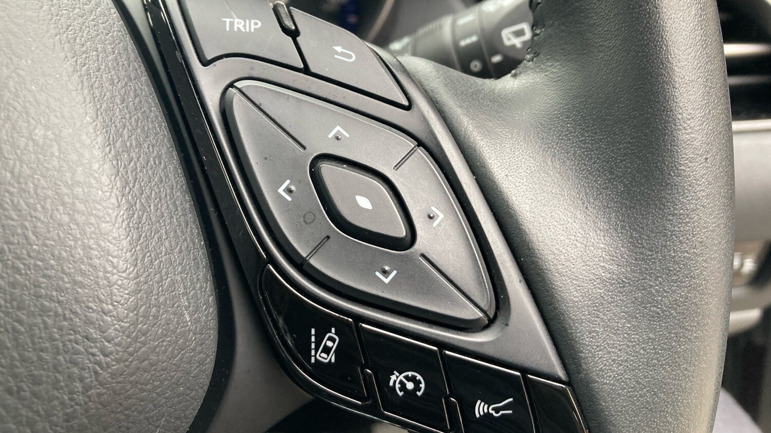 Used Toyota C-HR 2022 for sale - 76257574: Photo 36