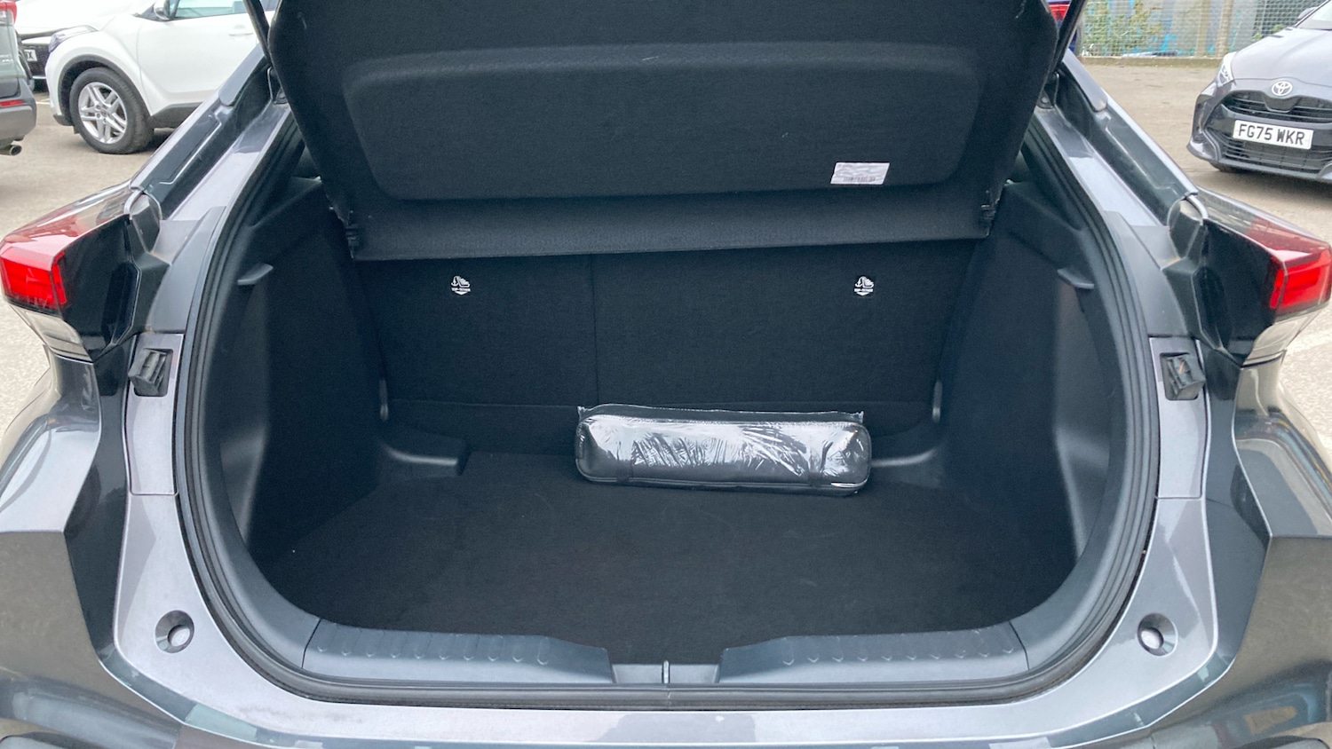 Used Toyota C-HR 2024 for sale - 77061334: Photo 14