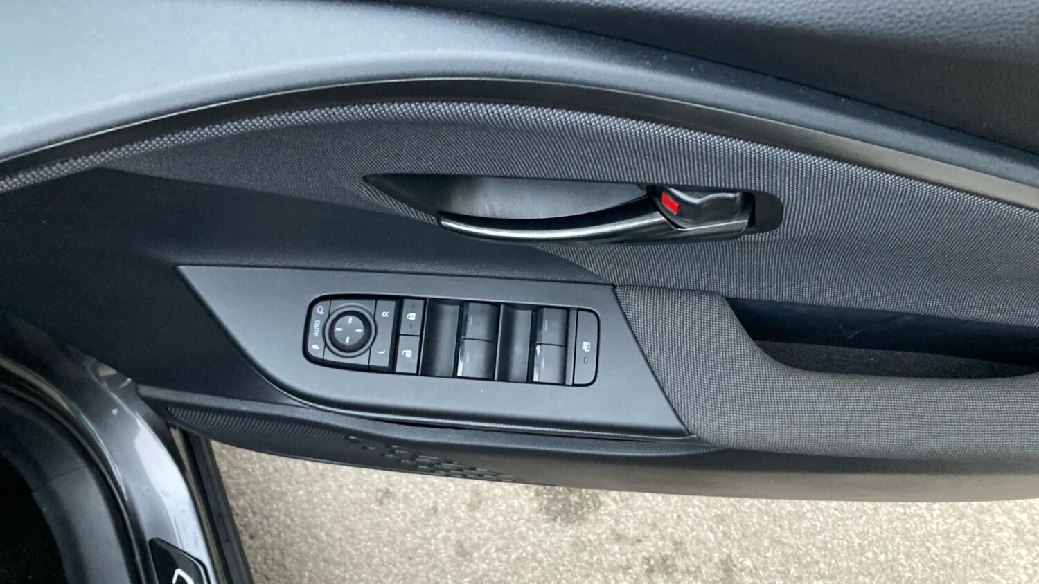 Used Toyota C-HR 2024 for sale - 77061334: Photo 33