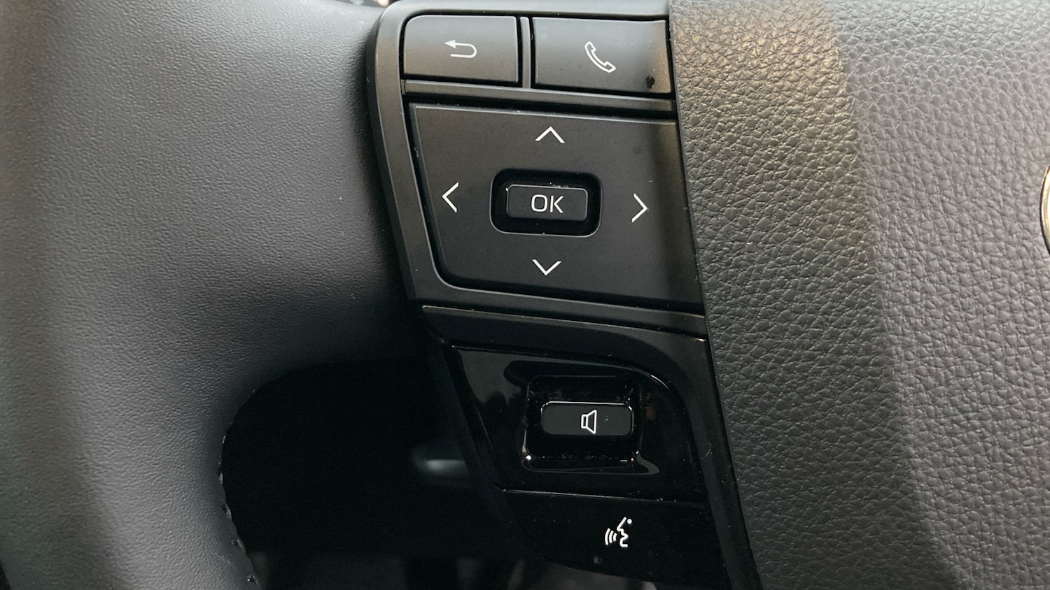 Used Toyota C-HR 2024 for sale - 77061334: Photo 38