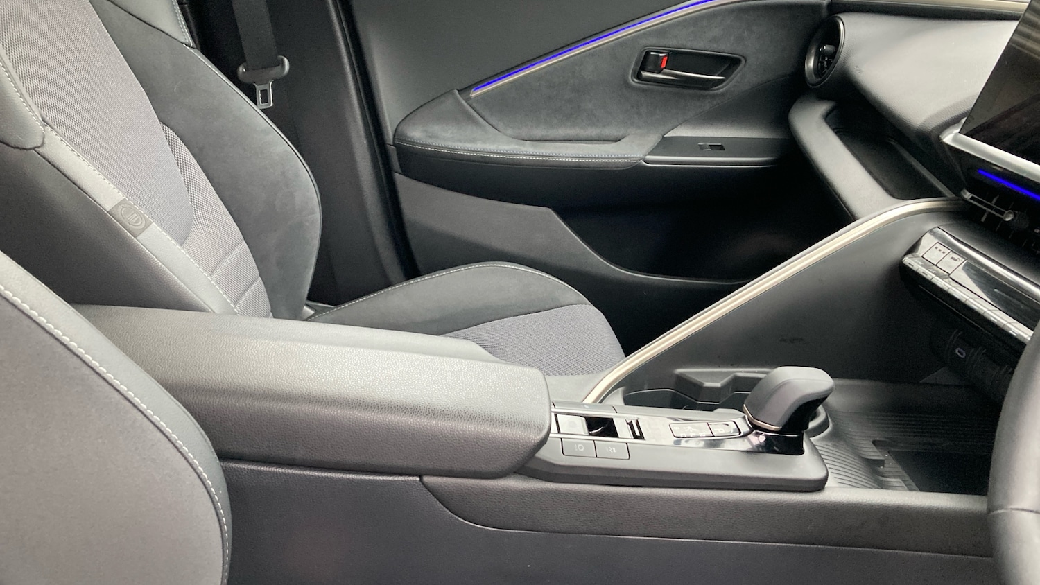 Used Toyota C-HR 2025 for sale - 77640026: Photo 36