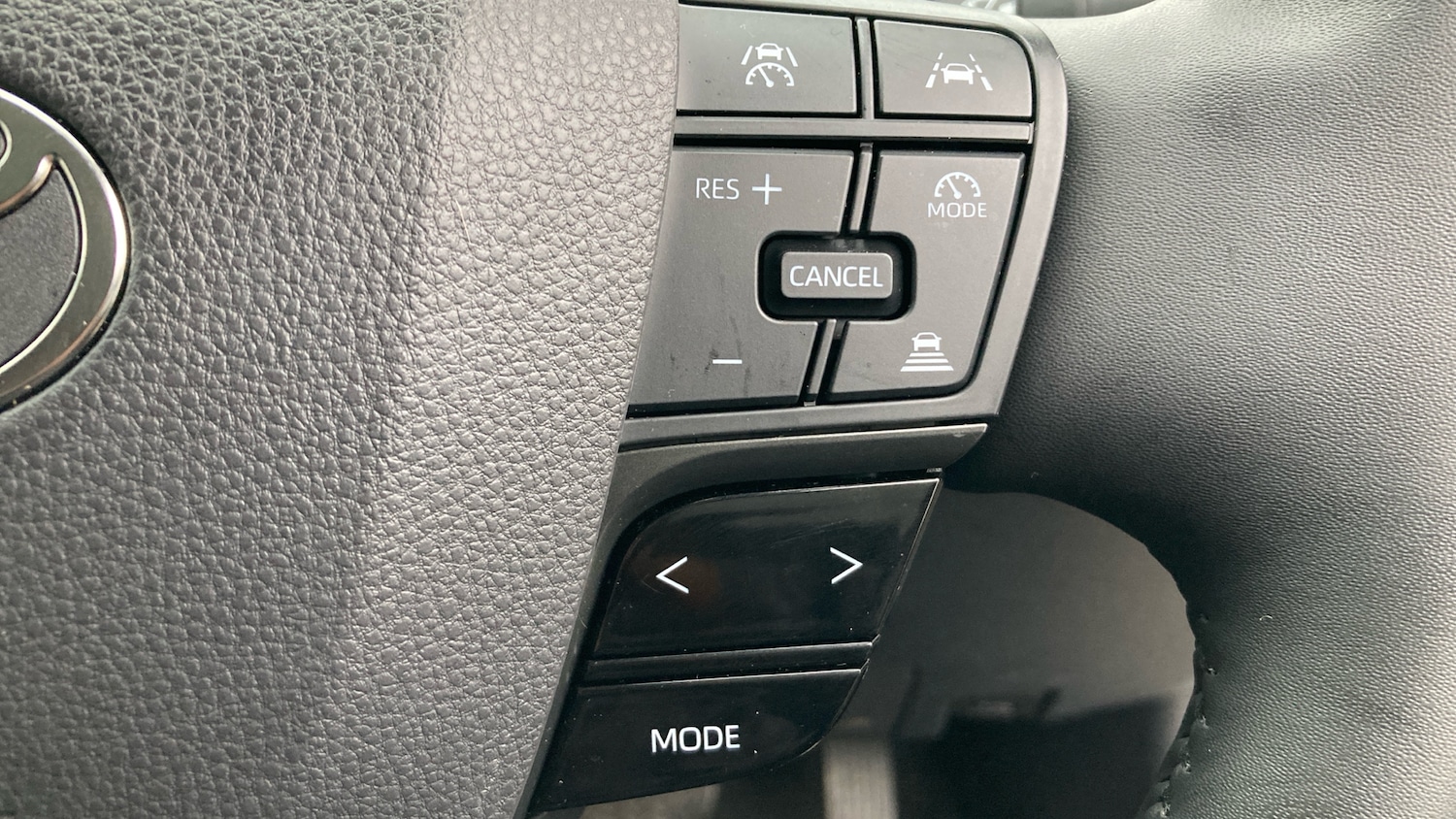 Used Toyota C-HR 2025 for sale - 77640026: Photo 40