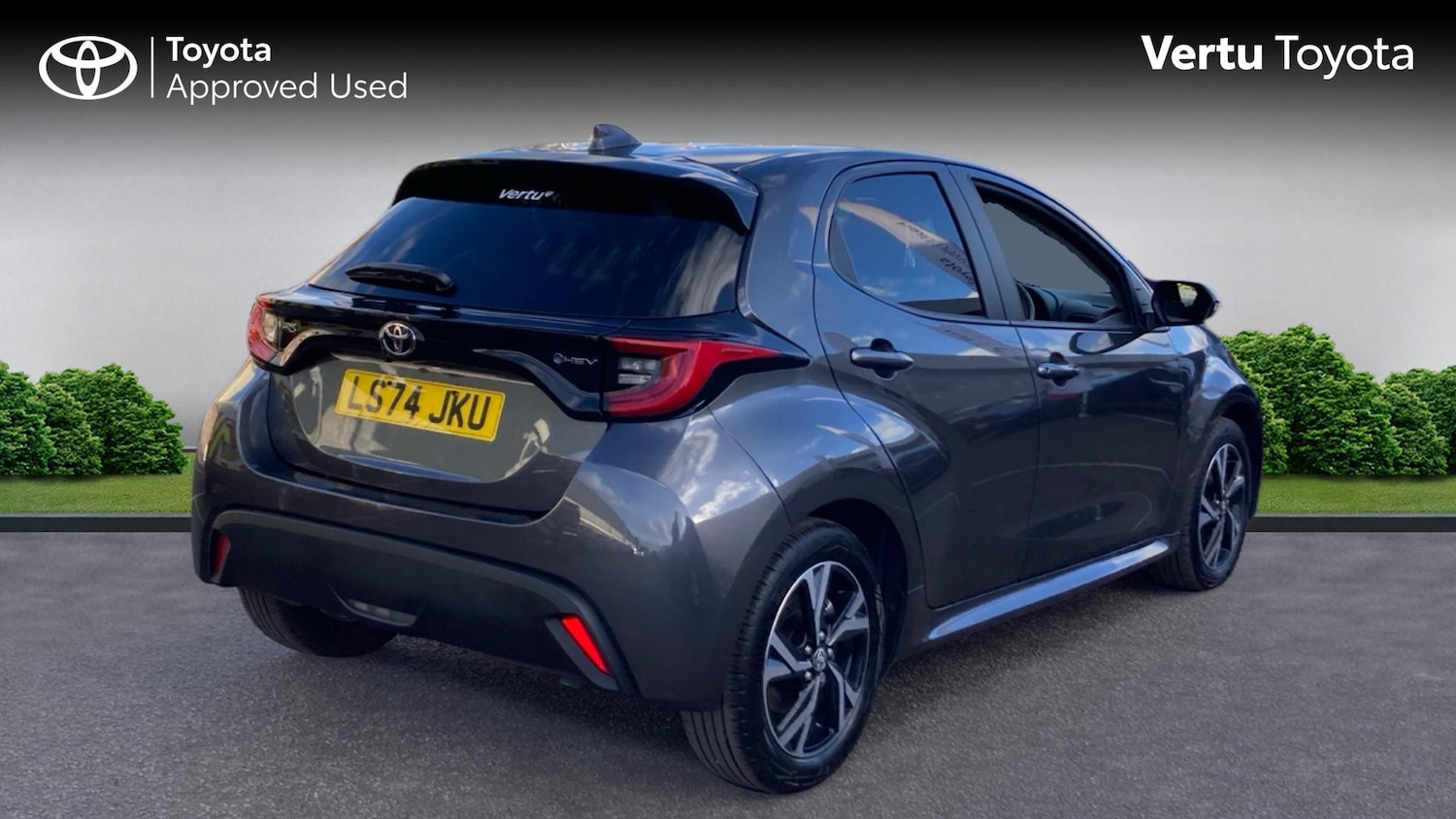 Used Toyota Yaris 2024 for sale - 77336487: Photo 2