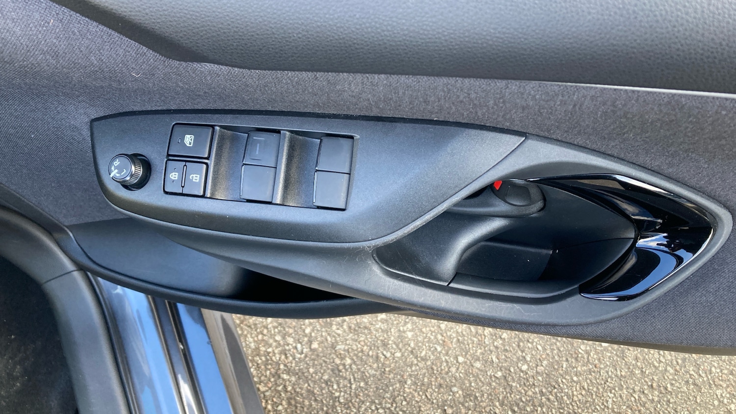 Used Toyota Yaris 2024 for sale - 77336487: Photo 32