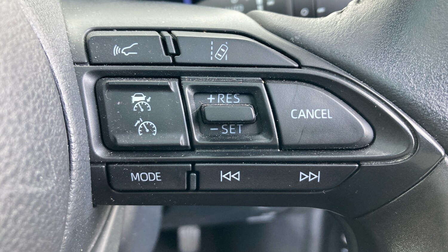 Used Toyota Yaris Cross 2023 for sale - 76638562: Photo 36