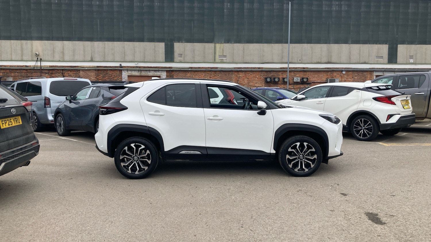 Used Toyota Yaris Cross 2023 for sale - 78125069: Photo 23