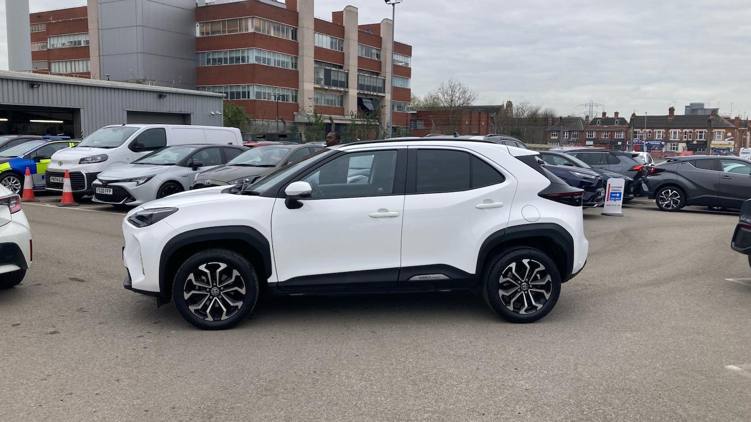 Used Toyota Yaris Cross 2023 for sale - 78125069: Photo 24