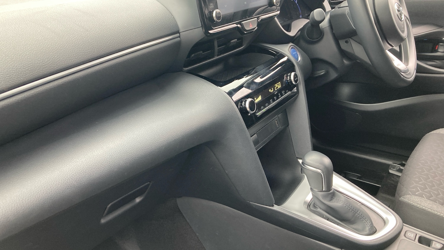 Used Toyota Yaris Cross 2023 for sale - 78125069: Photo 27