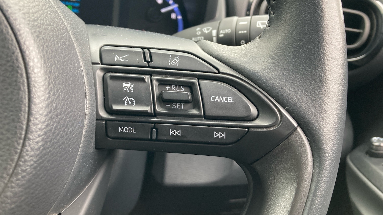 Used Toyota Yaris Cross 2023 for sale - 78125069: Photo 29