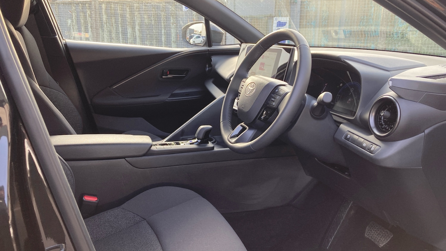 Used Toyota C-HR 2025 for sale - 77851176: Photo 11