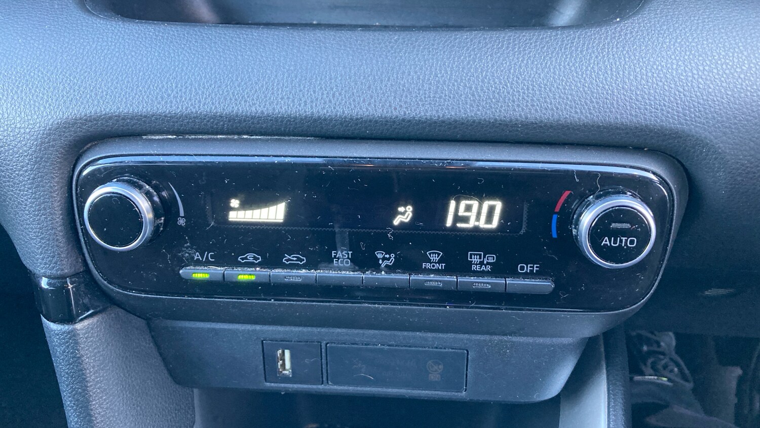 Used Toyota Yaris 2022 for sale - 77405642: Photo 32