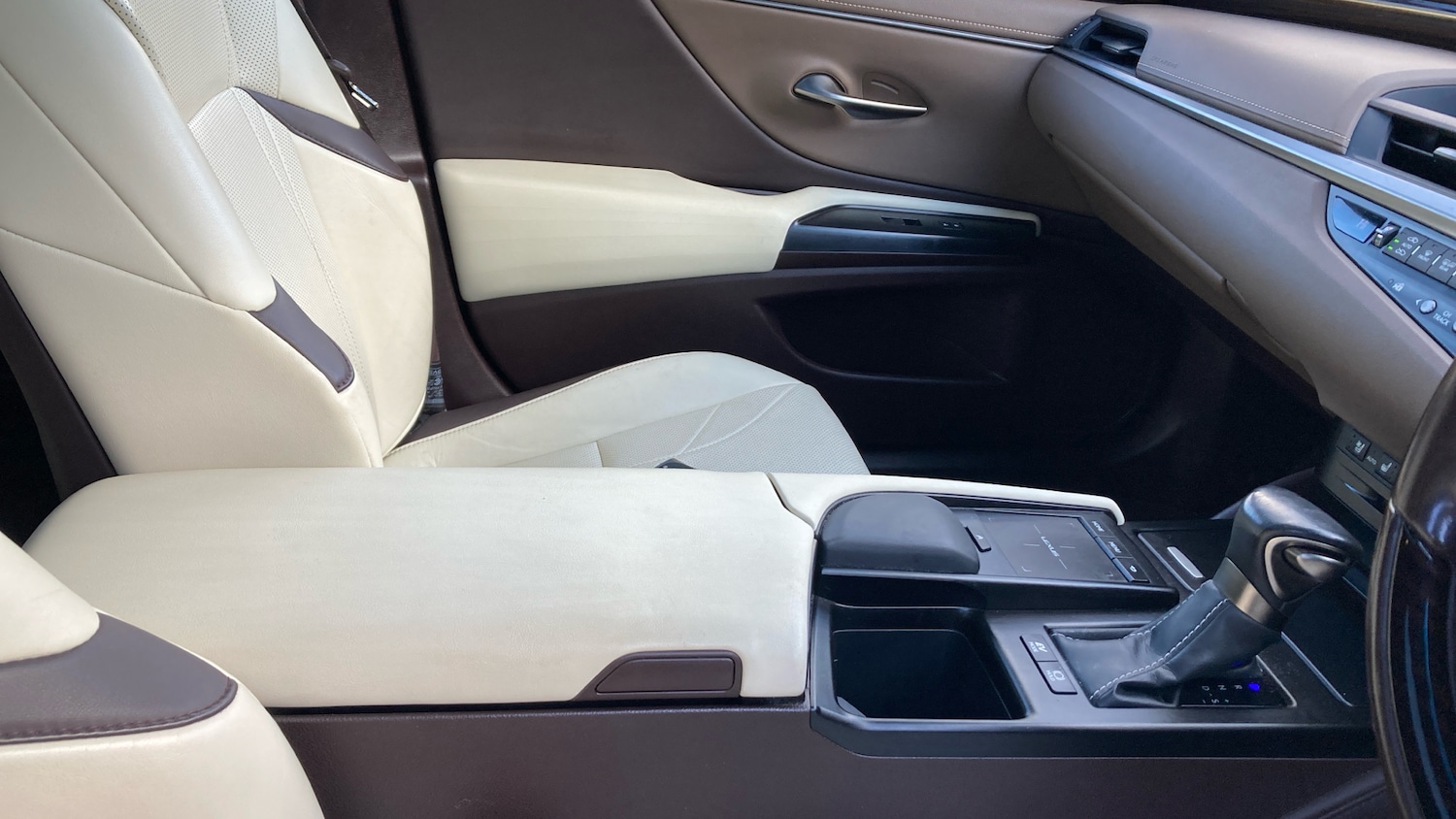 Used Lexus ES 2020 for sale - 76722738: Photo 43