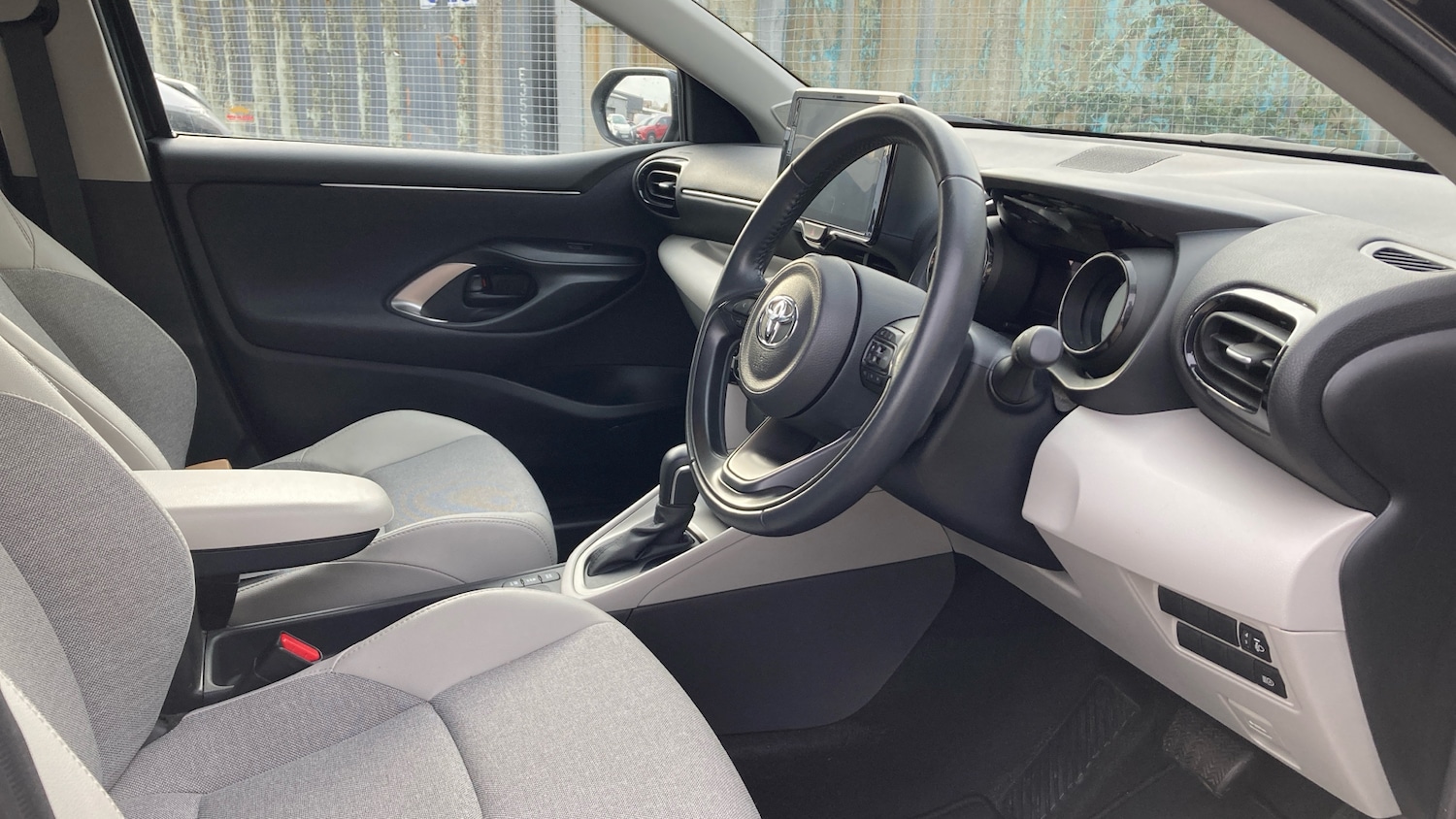 Used Toyota Yaris 2023 for sale - 77690633: Photo 11