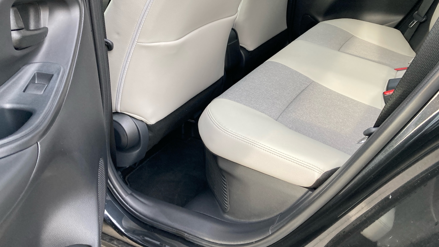 Used Toyota Yaris 2023 for sale - 77690633: Photo 13