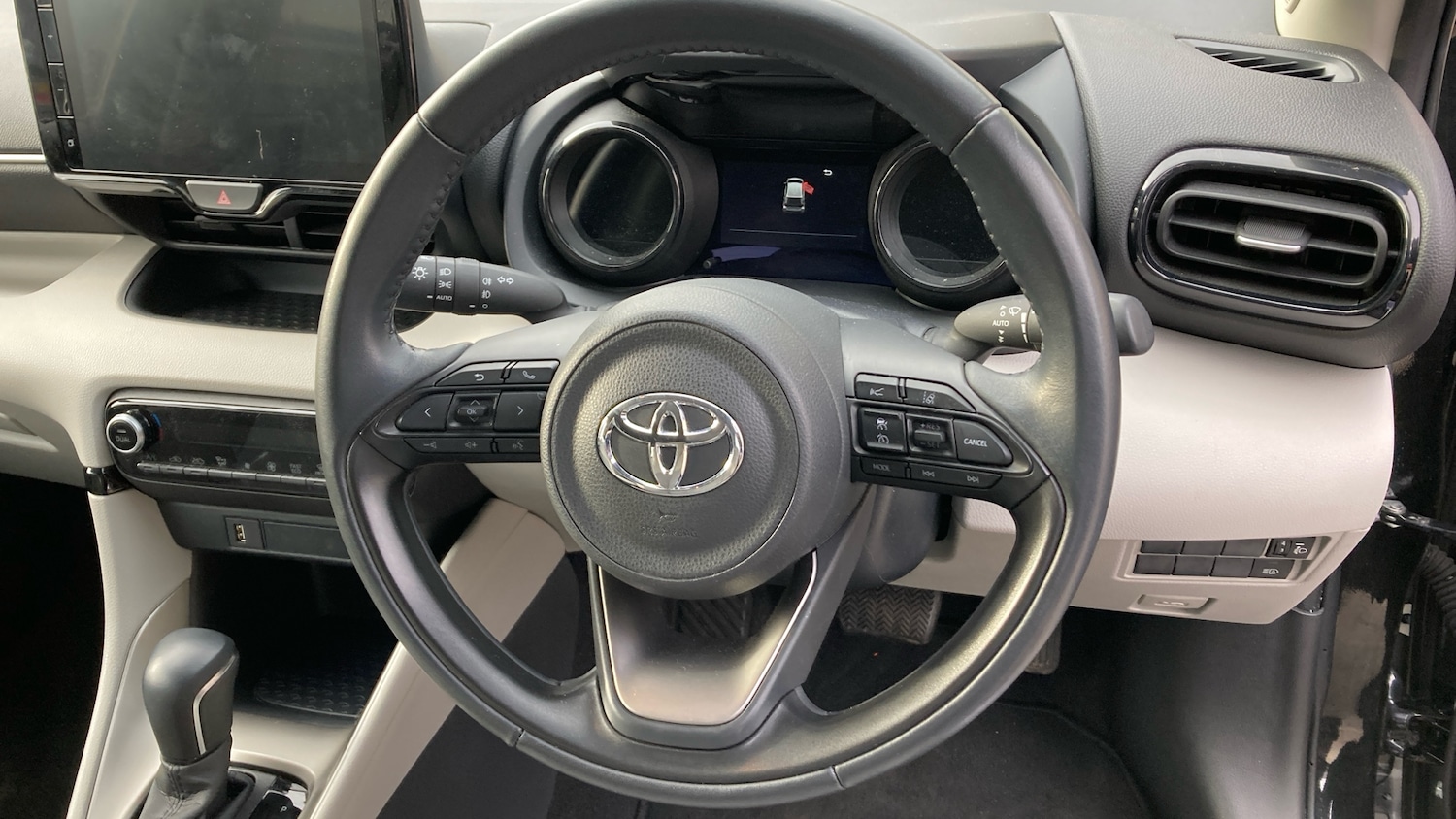 Used Toyota Yaris 2023 for sale - 77690633: Photo 8