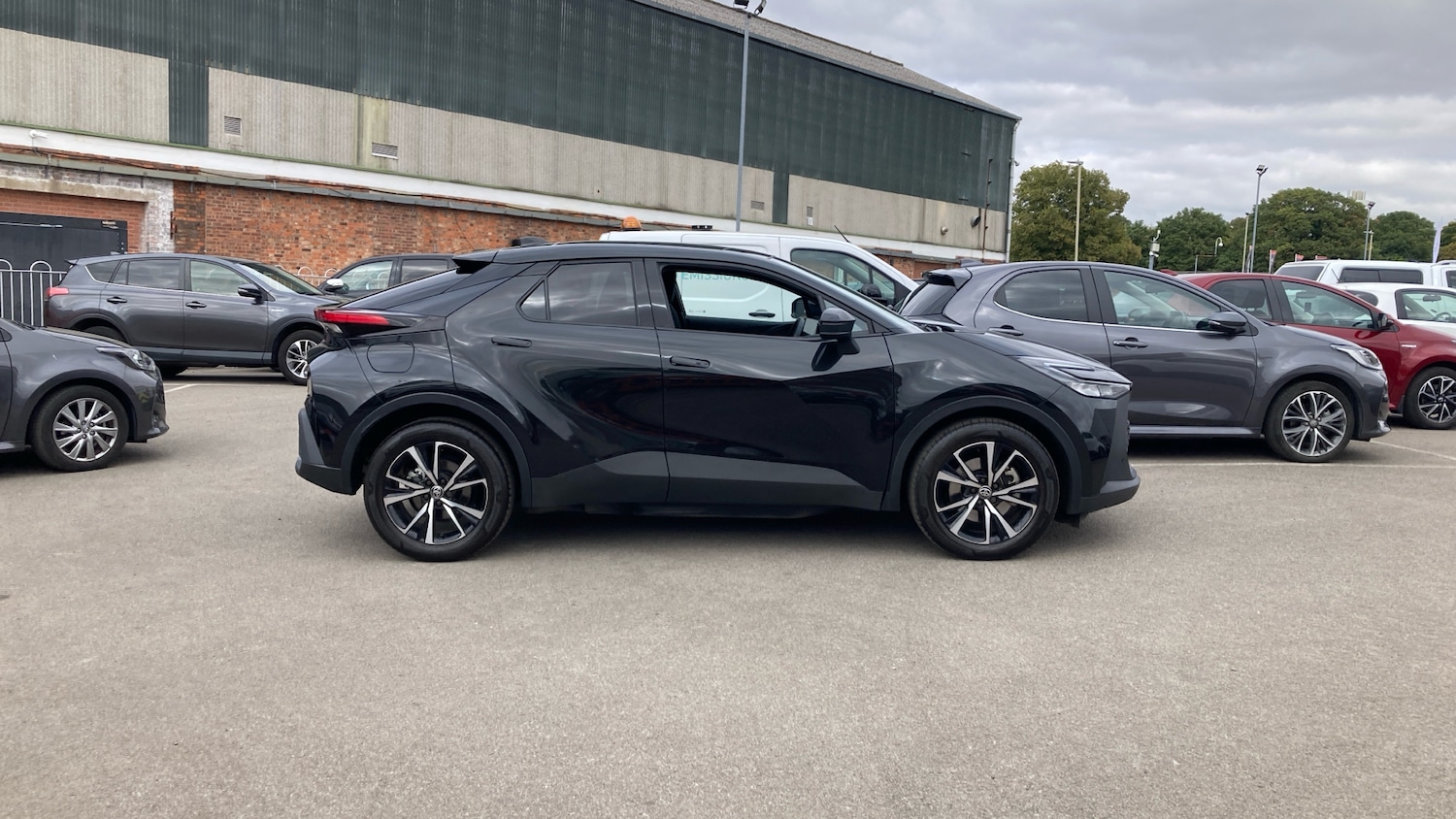 Used Toyota C-HR 2024 for sale - 76363298: Photo 16