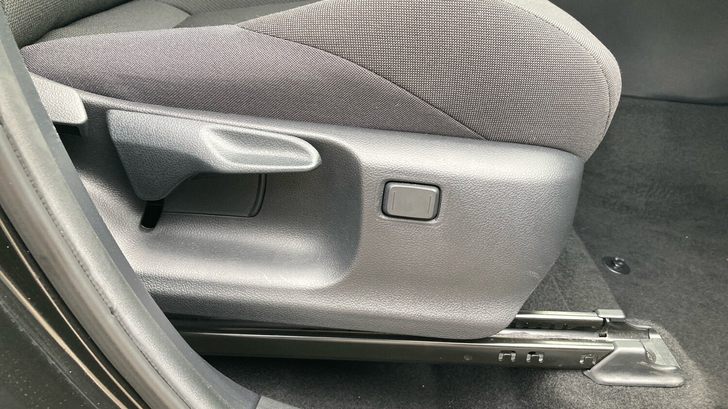 Used Toyota C-HR 2024 for sale - 76363298: Photo 40