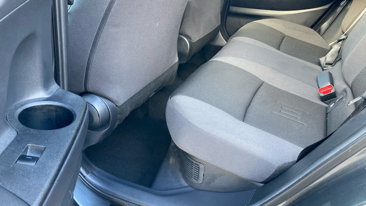 Used Toyota C-HR 2024 for sale - 76343868: Photo 13