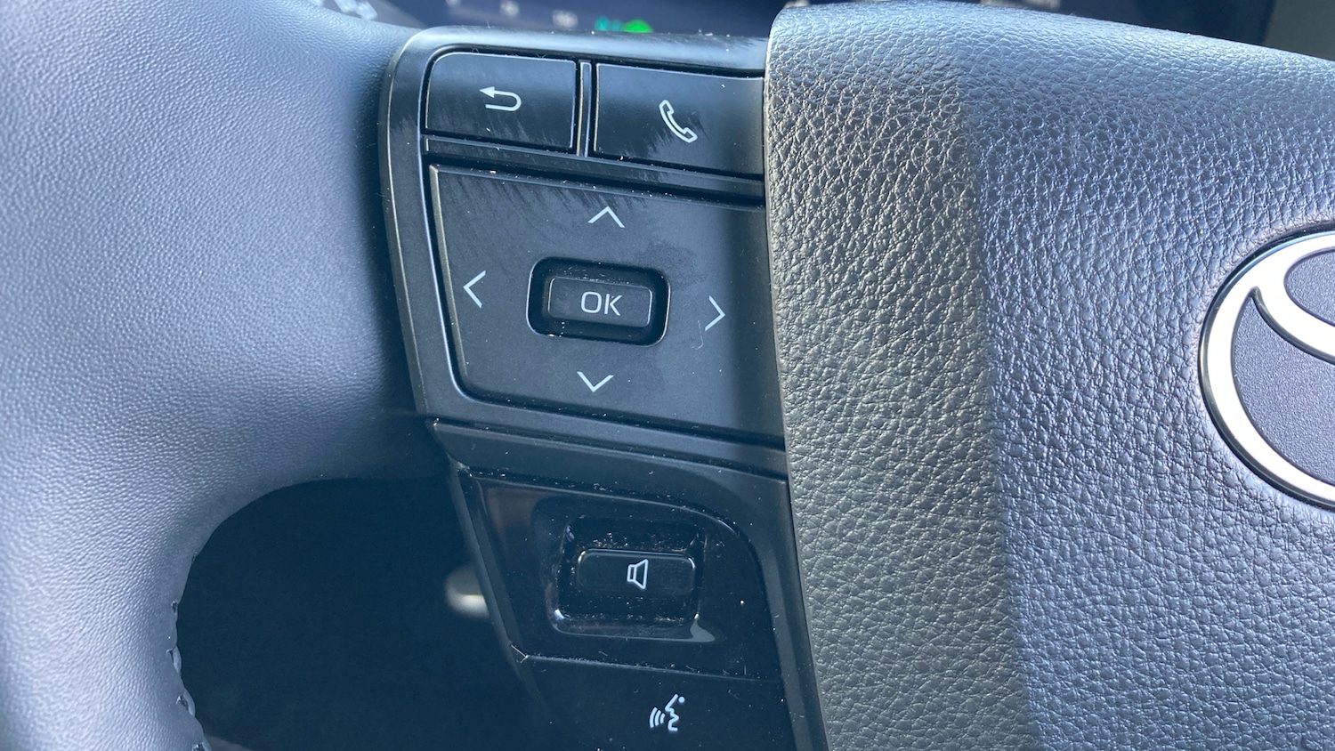 Used Toyota C-HR 2024 for sale - 76343868: Photo 30