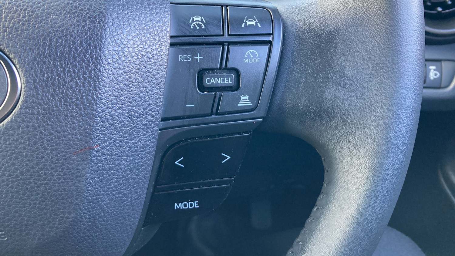 Used Toyota C-HR 2024 for sale - 76343868: Photo 31