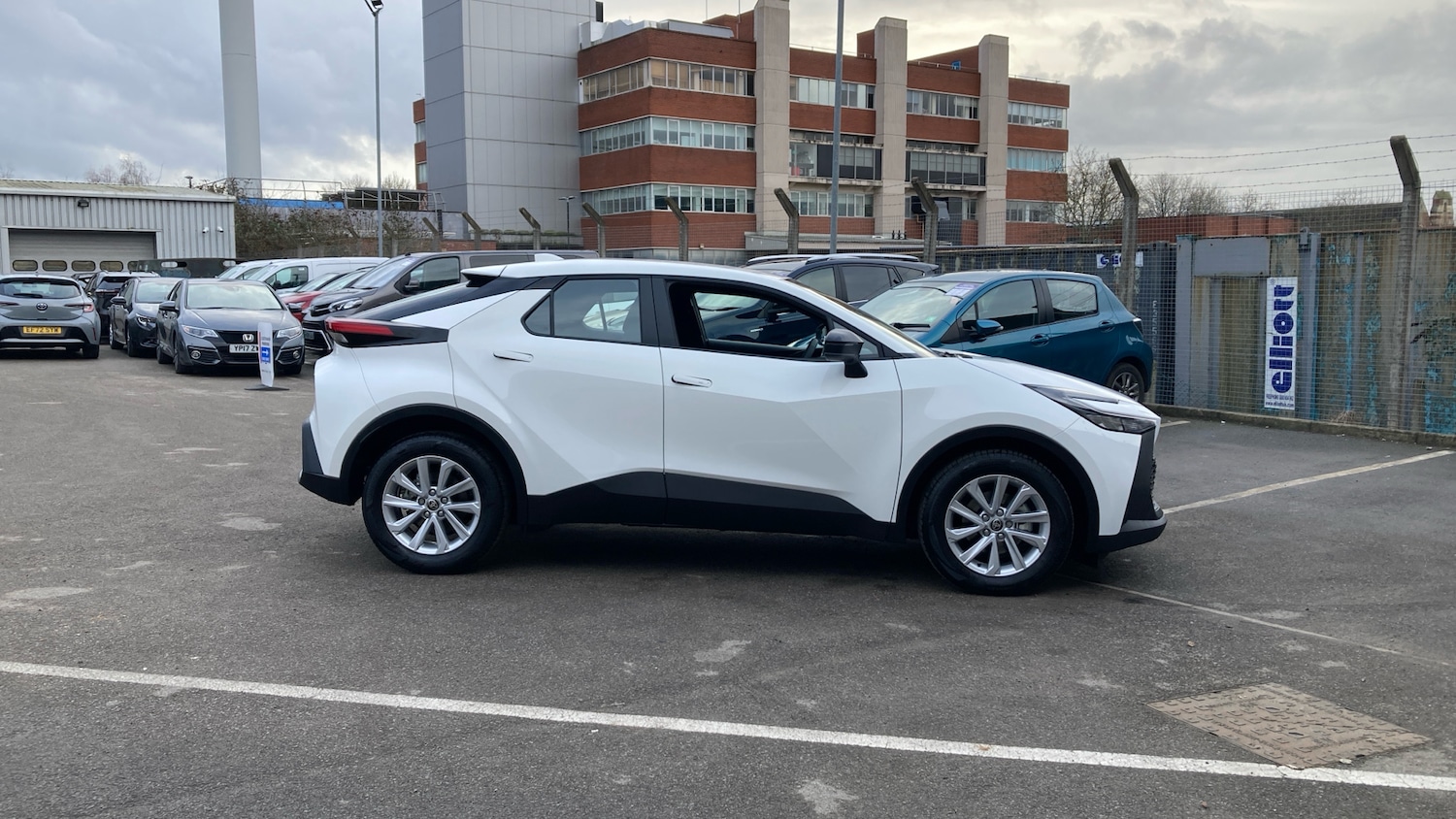 Used Toyota C-HR 2025 for sale - 77449313: Photo 16