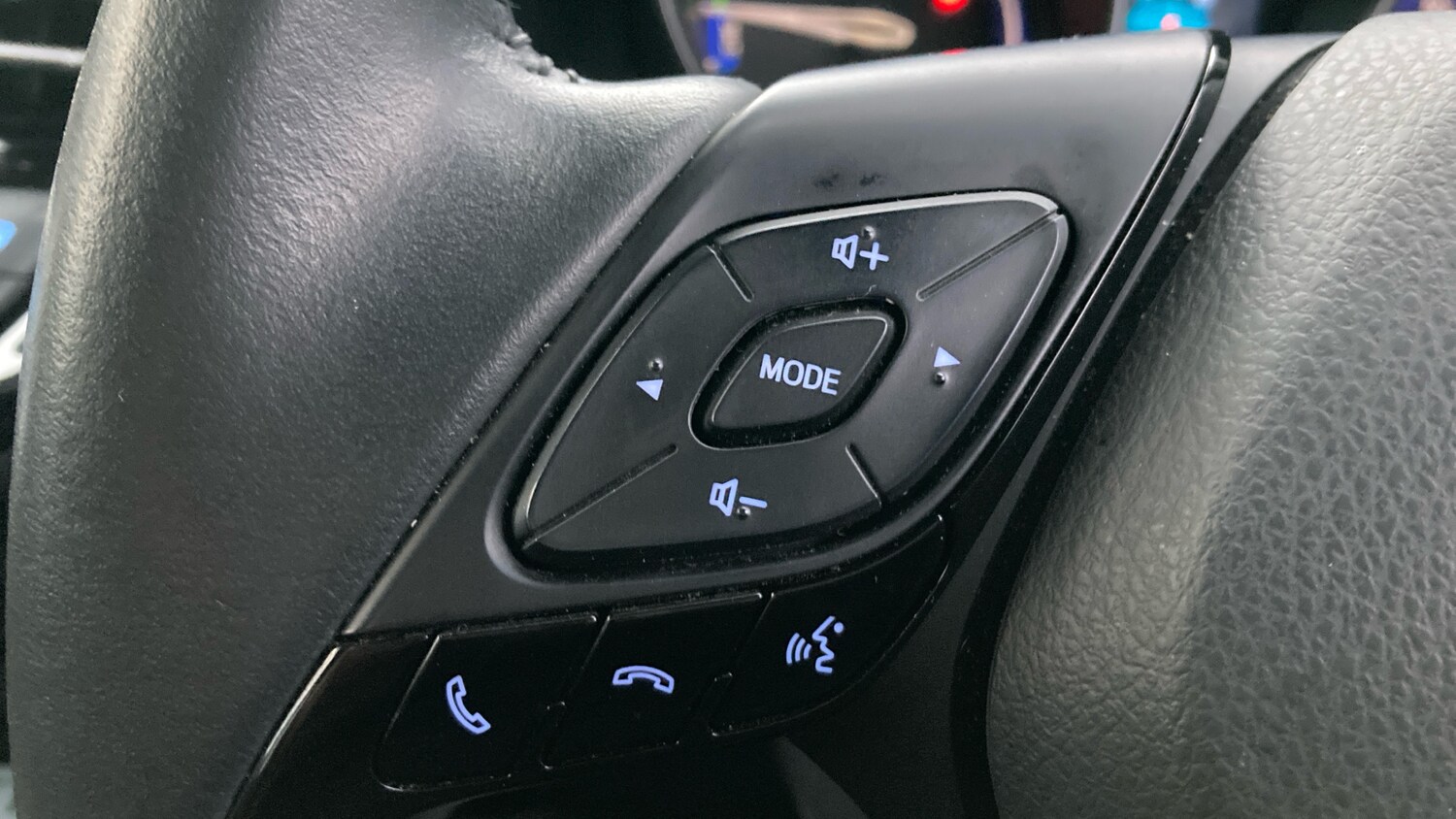 Used Toyota C-HR 2023 for sale - 77555207: Photo 37