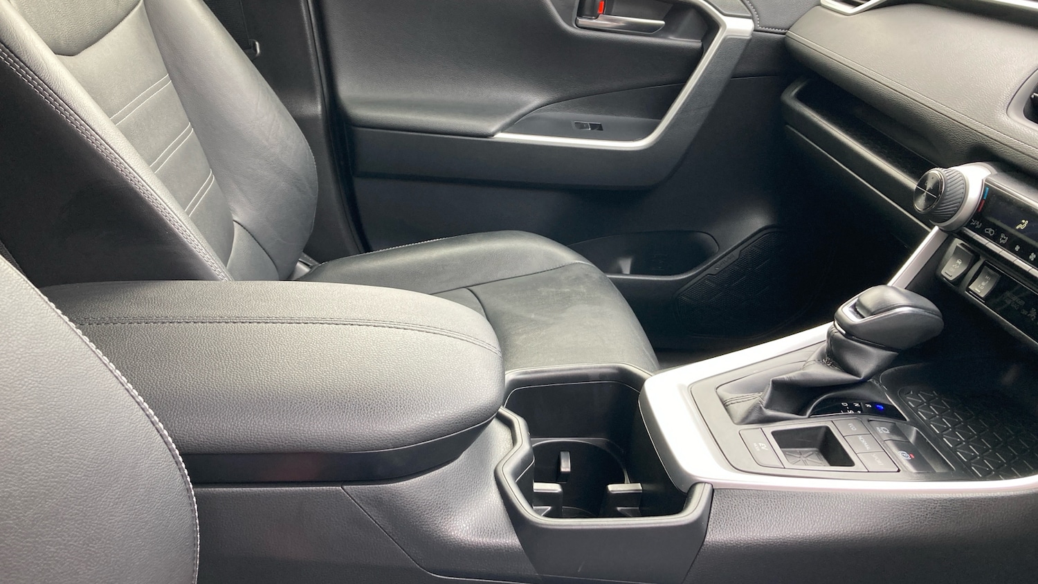 Used Toyota RAV4 2022 for sale - 76451828: Photo 35