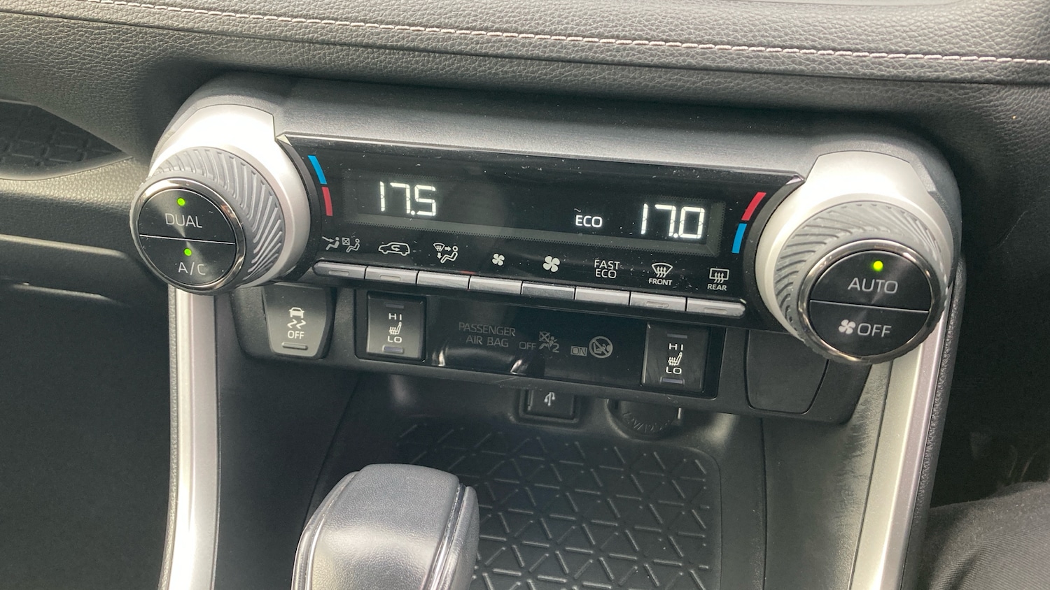 Used Toyota RAV4 2022 for sale - 76451828: Photo 40