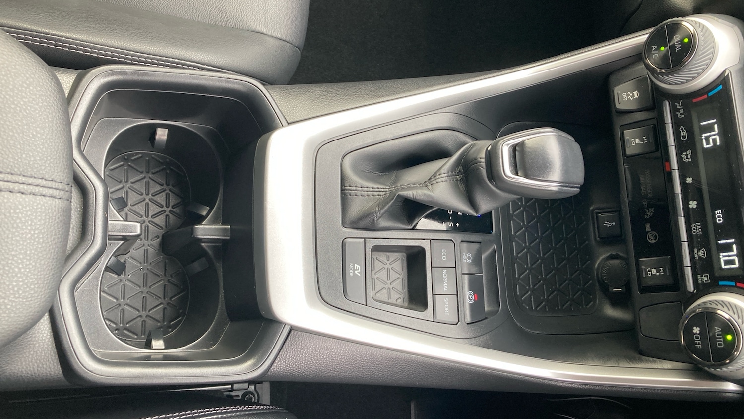 Used Toyota RAV4 2022 for sale - 76451828: Photo 41