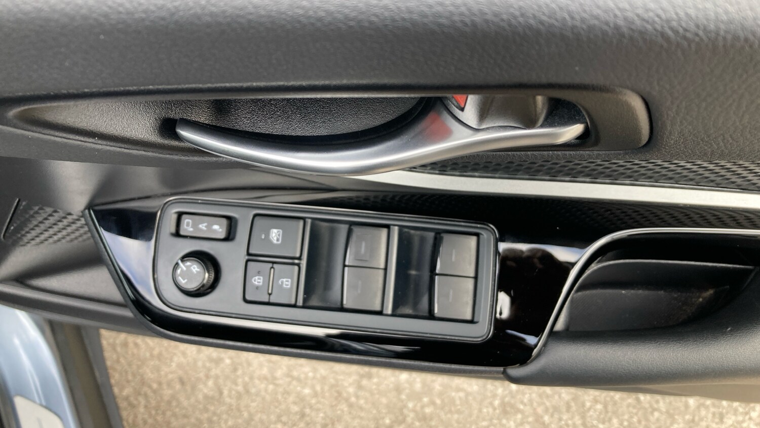 Used Toyota C-HR 2021 for sale - 76262766: Photo 32