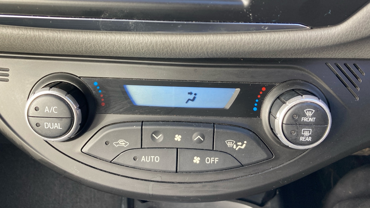 Used Toyota Yaris 2019 for sale - 76461257: Photo 39