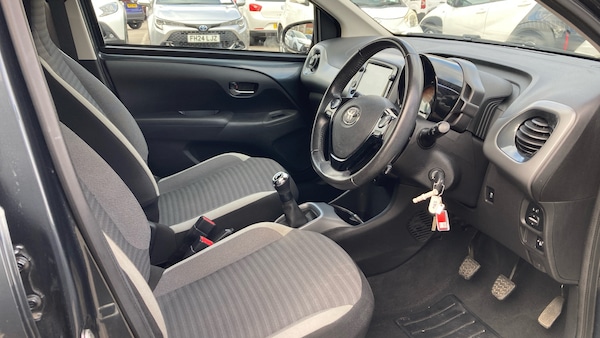 Used Toyota AYGO 2019 for sale - 76257582: Photo 11