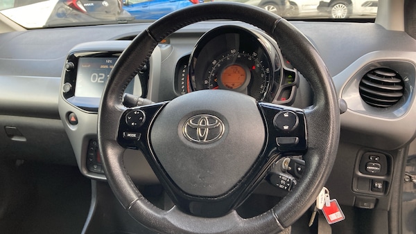 Used Toyota AYGO 2019 for sale - 76257582: Photo 8