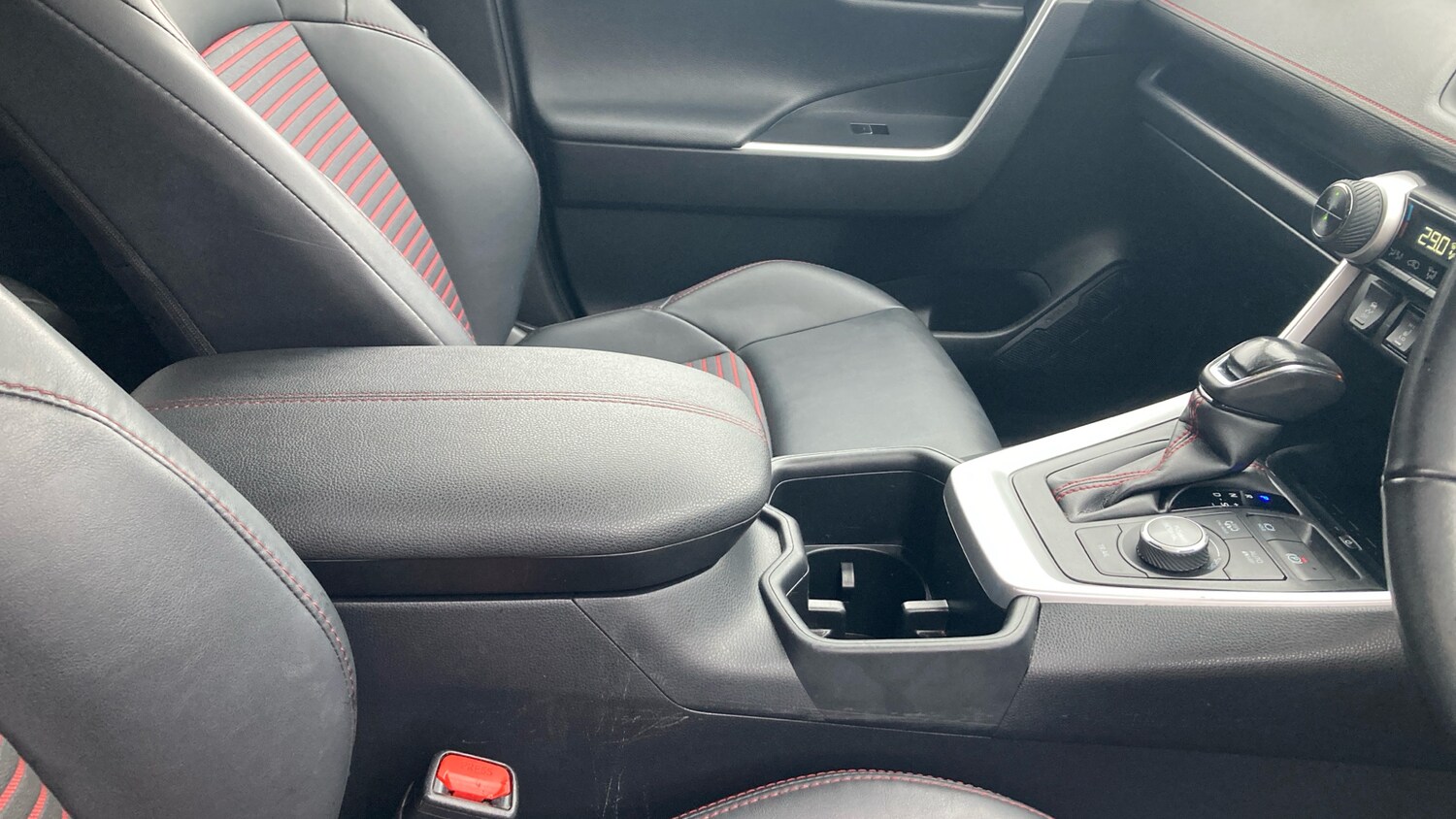 Used Toyota RAV4 2022 for sale - 77572633: Photo 38