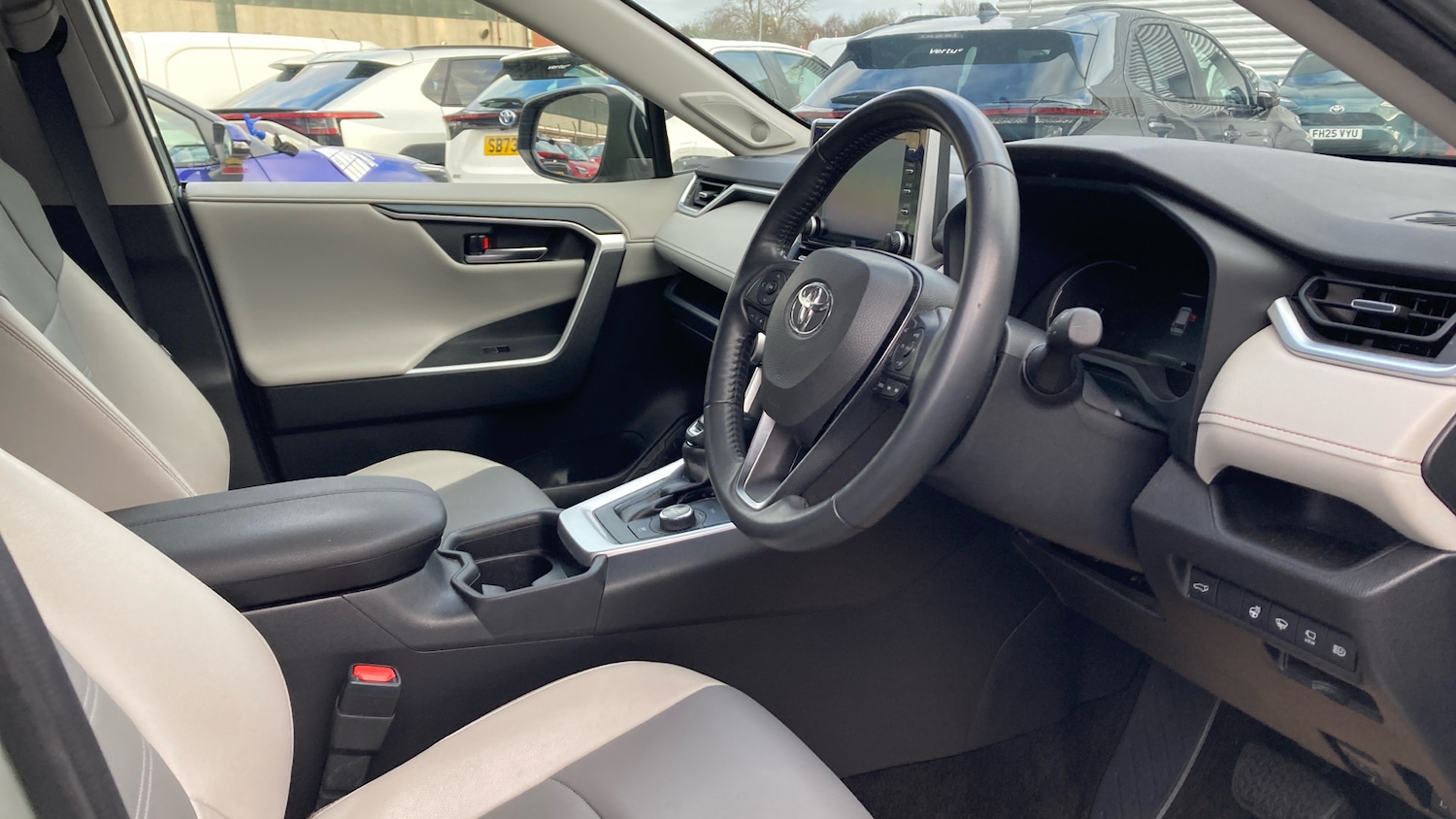 Used Toyota RAV4 2021 for sale - 77197918: Photo 11