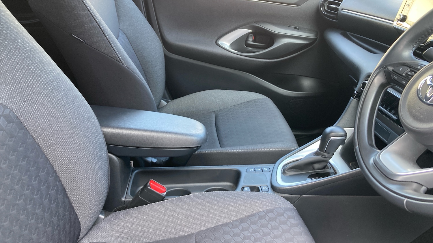 Used Toyota Yaris 2022 for sale - 78010924: Photo 32