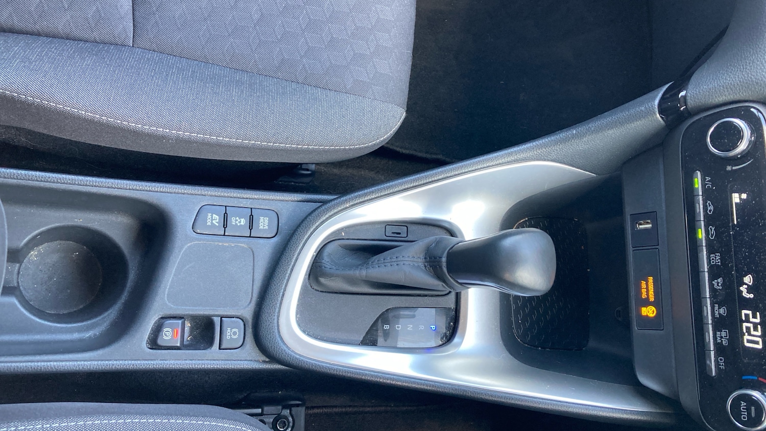 Used Toyota Yaris 2022 for sale - 78010924: Photo 34