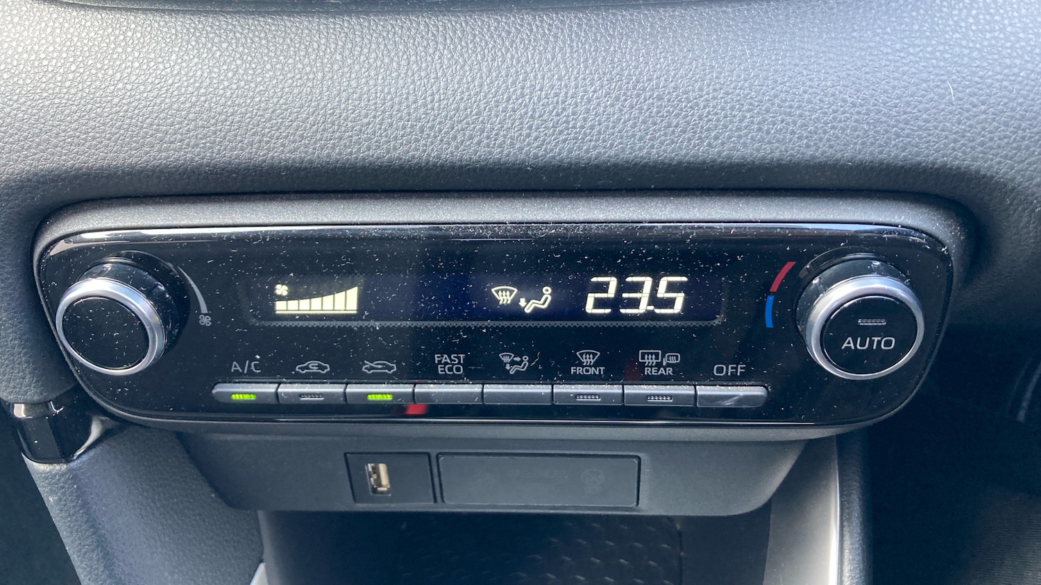 Used Toyota Yaris 2022 for sale - 78010924: Photo 38