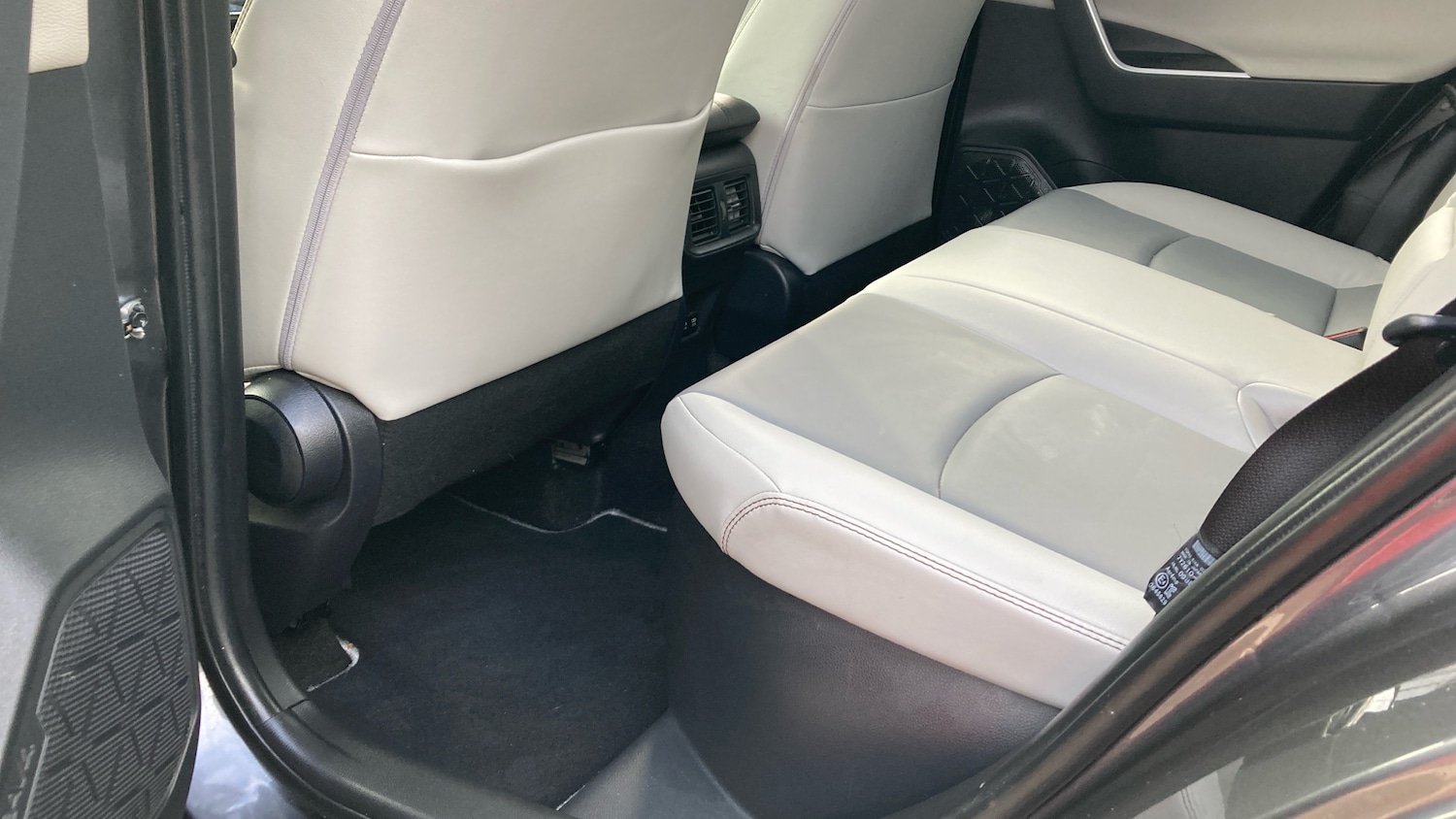 Used Toyota RAV4 2020 for sale - 76354931: Photo 13