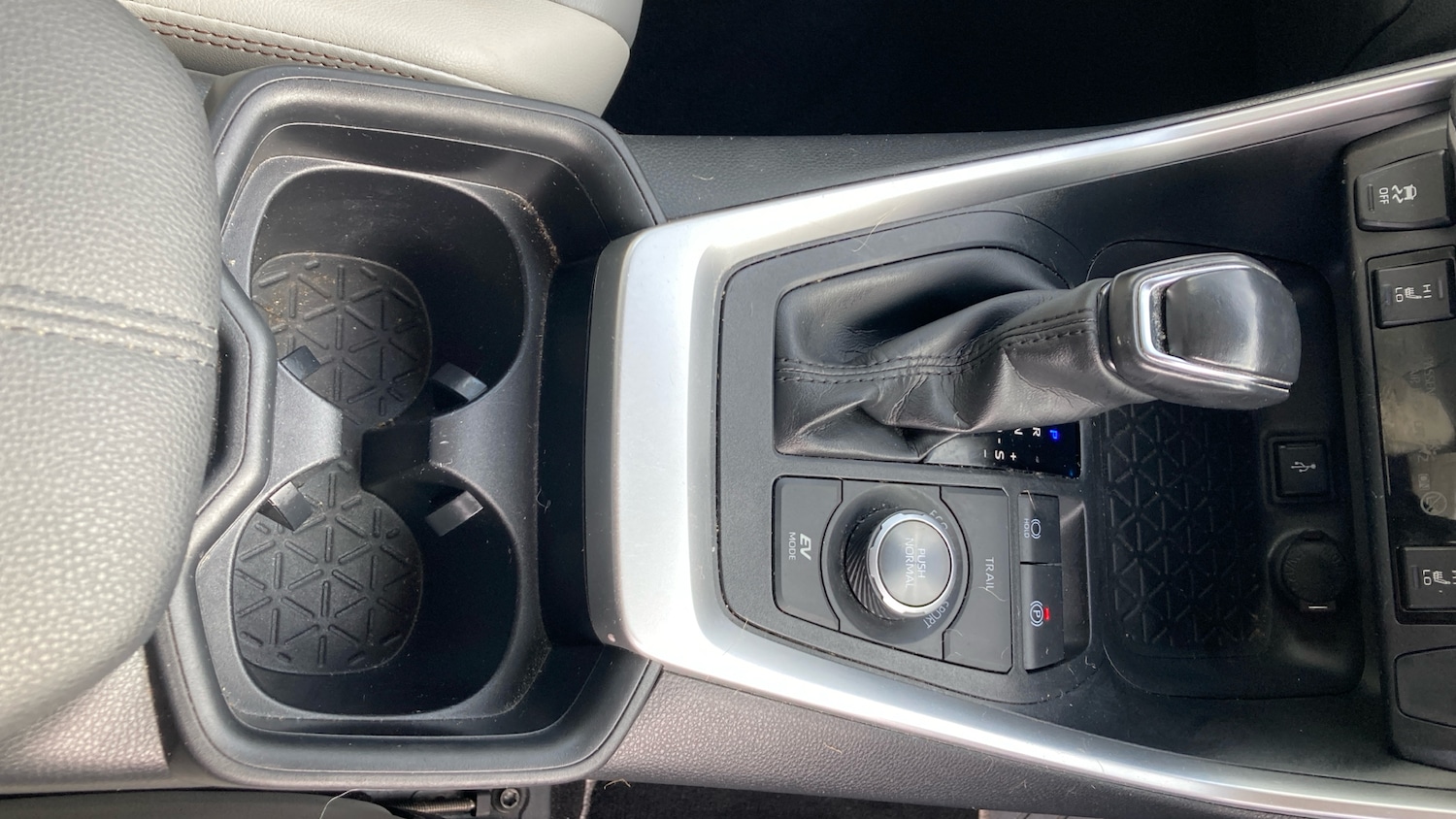 Used Toyota RAV4 2020 for sale - 76354931: Photo 36